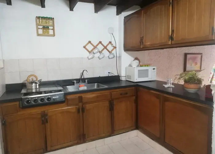 Apartamento Amplio Y Muy Bien Ubicado
